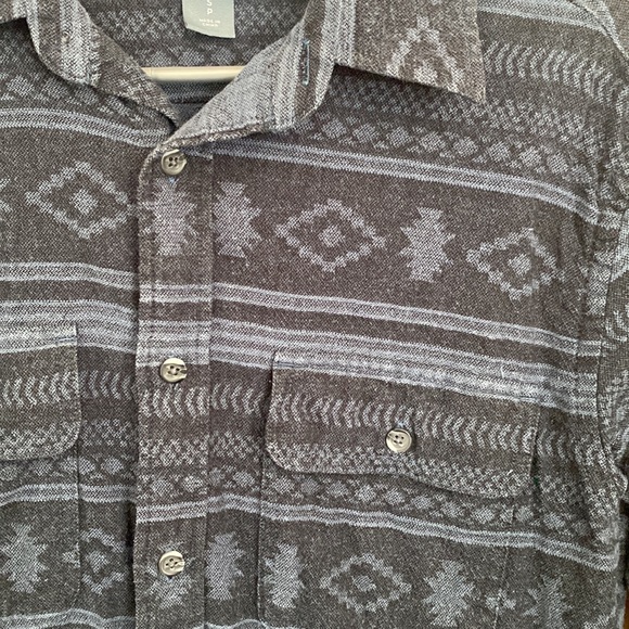 Old Navy Mens Flannel - Picture 3 of 4